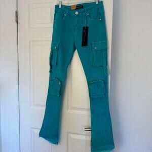 Pheelings “Never Look Back” Cargo Flare Stack Denim – NWT – Size 32